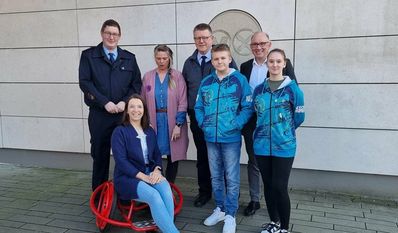 Insgesamt 6.750 Euro konnte der Regionalbeirat an fünf regionale gemeinnützige Vereine und Institutionen übergeben. Foto: cne