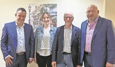 Von links: Oliver Lottke, Kristin Lindemann, Werner Schauer und der Erste Stadtrat Torsten Haß.