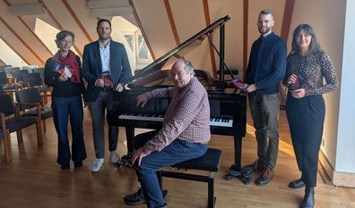 Martina Michelsen, Jannis Menge (Volksbank), Klaus Möckelmann, David Cramer und Carolin Novak.