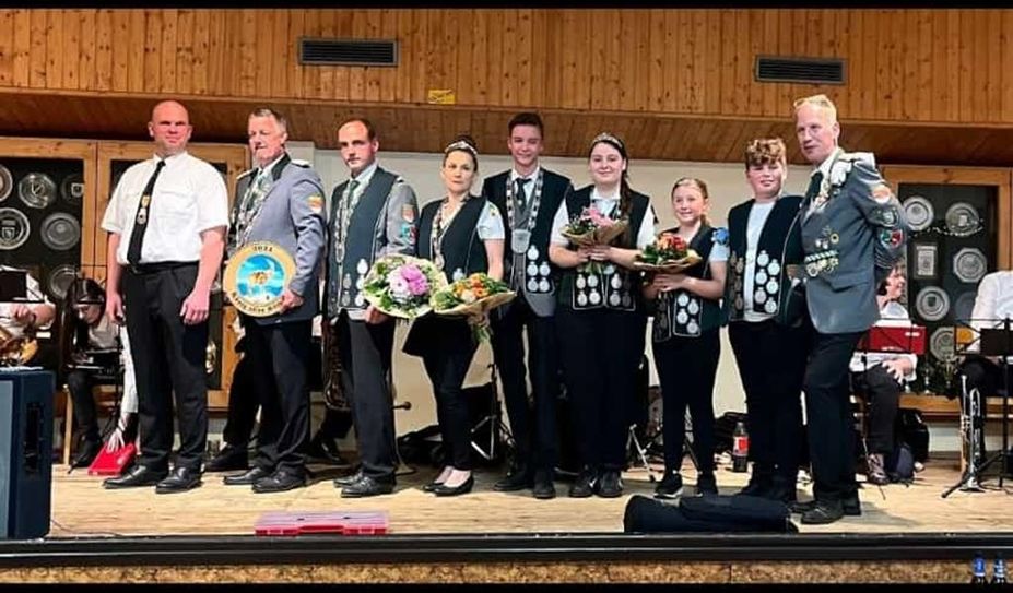 Ein letztes Mal wird das amtierende Königshaus gefeiert, bevor ein neues ermittelt wird.