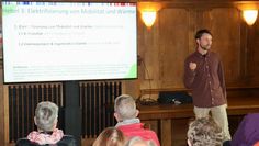 Klimaschutzmanager Hannes Többen während der Abschlussveranstaltung im Ritterhuder Ratssaal. Foto: akl