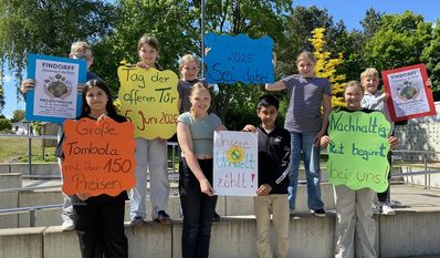 Die Schüler:innen haben sich bei der Umsetzung ihrer Projekte große Mühe gegeben und wollen sie der Außenwelt präsentieren.