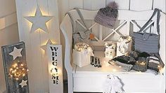 Viele verschiedene Produkte, wie Accessoires und Strickwaren können erworben werden.