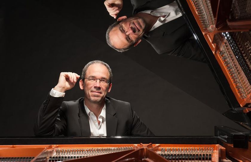 Michael Schütz aus Berlin interpretiert weltbekannte Hits auf der Orgel.