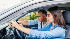 Professionelles Fahrtraining und ausreichend theoretische Vorbereitung halten die gestiegenen Preise im komplexen Verkehr geringer.
