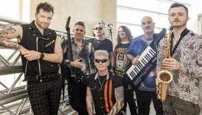 Songs u. a. von Aerosmith, The Eagles, Kansas, The Who und Bon Jovi sind Teil der rund zweieinhalbstündigen Show von Rock Rising.