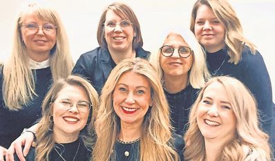 Das Team um Nadine Ehlers (unten Mitte) freut sich auf die kommende Zeit in Bremervörde.