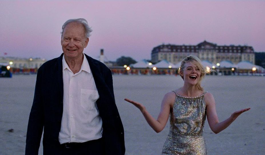 Der notorisch abwesende Vater, der Filmregisseur Gustav Borg (Stellan Skarsgård), drängt seine Tochter Nora (Renate Reinsve), in seinem neuen Film die Hauptrolle zu spielen.
