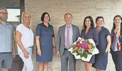 Das Stadtmarketing-Team (v. li.): Heiko Michaelis (neu gewähltes Vorstandsmitglied), Tanja Worthmann (Büro), Bärbel Hensel (Citymanagerin), Jan Draack (stellvertretender Vorsitzender), Silke Lorenz (bisherige 1. Vorsitzende), Angela Bekken (neue 1. Vorsitzende) und Sarah Böhnke (Vorstandsmitglied).