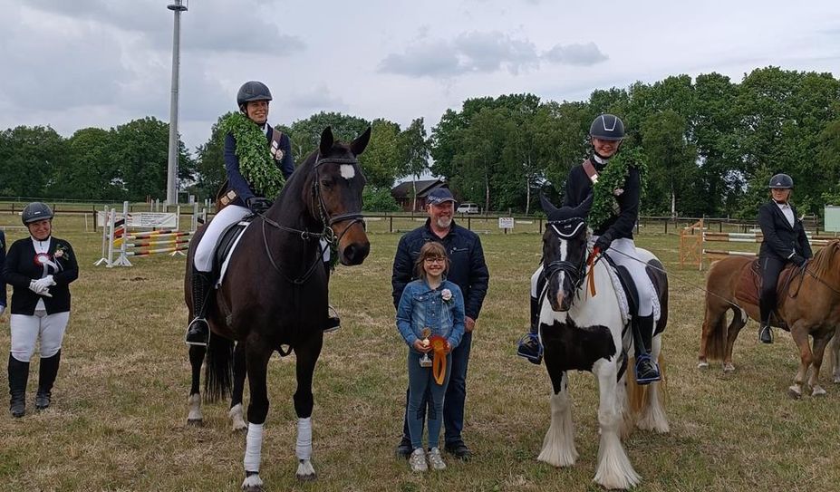 Die neuen Majestäten wurden nach dem Turnier gebührend gefeiert.