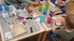 Am Werknachmittag bastelten die großen und kleinen Handwerkerinnen kreative Schlüsselbretter.