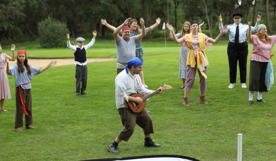 Einige Darsteller der Freilichtbühne sorgten beim Volvo Möhler-Golfturnier für zusätzliche Unterhaltung.