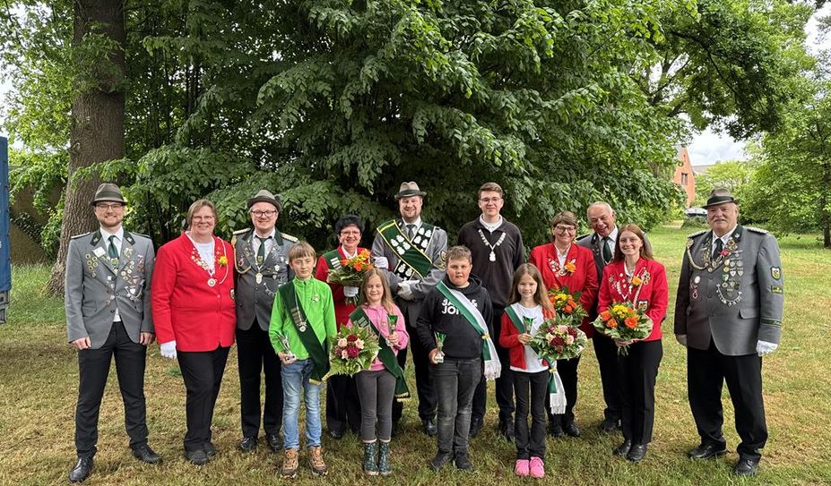 Die aktuelle Königsfamilie freut sich auf ein ereignisreiches Schützenfest.