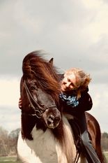 Friederike Dammann bringt nicht nur ihren Pferden was bei, sondern lernt auch von ihnen.