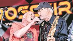 Osterholz-Scharmbeck (red). Die Band Crossfire hat jede Menge Rock-Klassiker von AC/DC, Steppenwolf, Dire Straits und Tom Petty im Programm. Der besondere Kick ist jedoch, dass sie die Lieder mit eigenen deutschen Texten covern. Daneben gibt es eigene Werke wie „Heut‘ Nacht“ und „Halt mich fest“. Zusammen ergibt das ein Programm voller Rockmusik amerikanischer Prägung mit Gitarren, Keyboards, Bass, Schlagzeug und Percussion, abgerundet durch mehrstimmigen Gesang. Die Band tritt am Samstag, 18. November, um 20 Uhr im Kulturzentrum (KuZ) auf. Der Eintritt ist frei. Weitere Informationen gibt es unter crossfire-bremen.de und kuz-ohz.de.