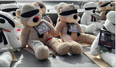 Am 7. Oktober 2023 verschleppte die Hamas über 250 Geiseln. Heute sind noch 100 von ihnen in Geiselhaft, darunter auch der vierjährige Ariel und sein neun Monate alter Bruder Kfir.