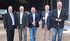 Landrat Bernd Lütjen (2.) mit Kollegen aus Verden und Cuxhaven sowie Christof von Schroetter von der ASO und KENN-Vorstand Richard Schütt.