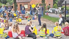 Der Kindergarten „Arche“ feierte sein 30-jähriges Jubiläum mit Gottesdienst, Zaubershow und gemeinsamer Musik. Foto: limo