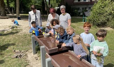 Magdalena Dippe, Jutta bröske und Kita-Leiterin Christine Kunstmann.