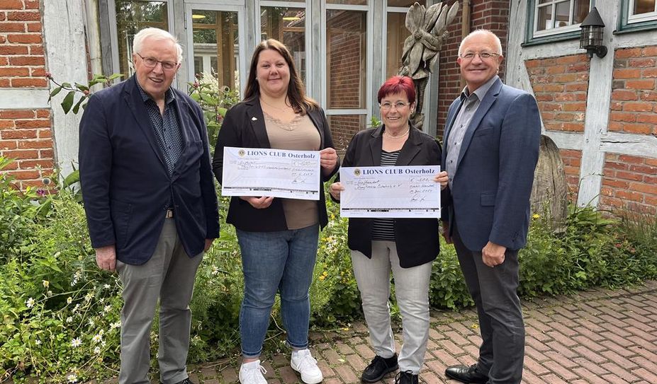 Wilfried Kalski, Tina Stelljes (Vorsitzende des TiO) Irmgard Windhorst vom Kunstverein OHZ und Lions Präsident Tönjes Itgen.