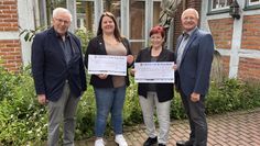 Wilfried Kalski, Tina Stelljes (Vorsitzende des TiO) Irmgard Windhorst vom Kunstverein OHZ und Lions Präsident Tönjes Itgen.