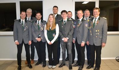 Der neu- und wiedergewählte Vorstand des Schützenverein Hollen.