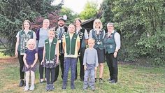 Glinde (red). Beim Schützenfest vom Schützenverein Glinde, Kornbeck und Umgegend wurde ein neues Königshaus ermittelt. Neue Jugendkönigin wurde Maira Müller und Maike Schokoll holte sich den Titel als neue Damenkönigin. Der neue Herrenkönig heißt Sven Bokelmann. Alterskönigin wurde Heike Klusmann.  Beim anschließenden Schützenball wurden die Majestäten gebührend gefeiert. Am Sonntag ging es um die Kinder. Die neuen Kinderkönige sind Fiona Grotheer und Alejandro Grotheer. Beim Vogelstechen konnten sich Luna Buck und Mailo Müller durchsetzen.