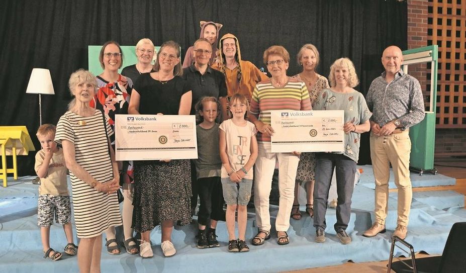 Alle Beteiligten freuen sich über die großzügige Spende durch den Club Inner Wheel „Nordheide“.