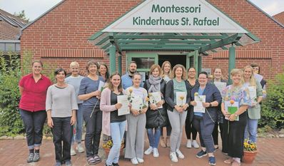 Lilienthal (eb). Insgesamt 13 Personen haben den Montessori Pädagogik-Lehrgang der vhs Lilienthal-Grasberg-Ritterhude-Worpswede in Kooperation mit der Deutschen Montessori-Vereinigung erfolgreich absolviert. Unter den Kursteilnehmenden waren Erzieher:innen, Lehrkräfte, Lehramtsstudierende, Heilerziehungspfleger:innen und Sozialmanager:innen. Die Wochenendeinheiten fanden neben Lilienthal auch in Oldenburg, Vechta und Wildeshausen statt. Ein neuer Kurs ist bereits geplant. Am Freitag, 8. November, startet der neue Lehrgang in Lilienthal. Interessierte können sich unter 04298/929-240 oder vhs@lilienthal.de melden.