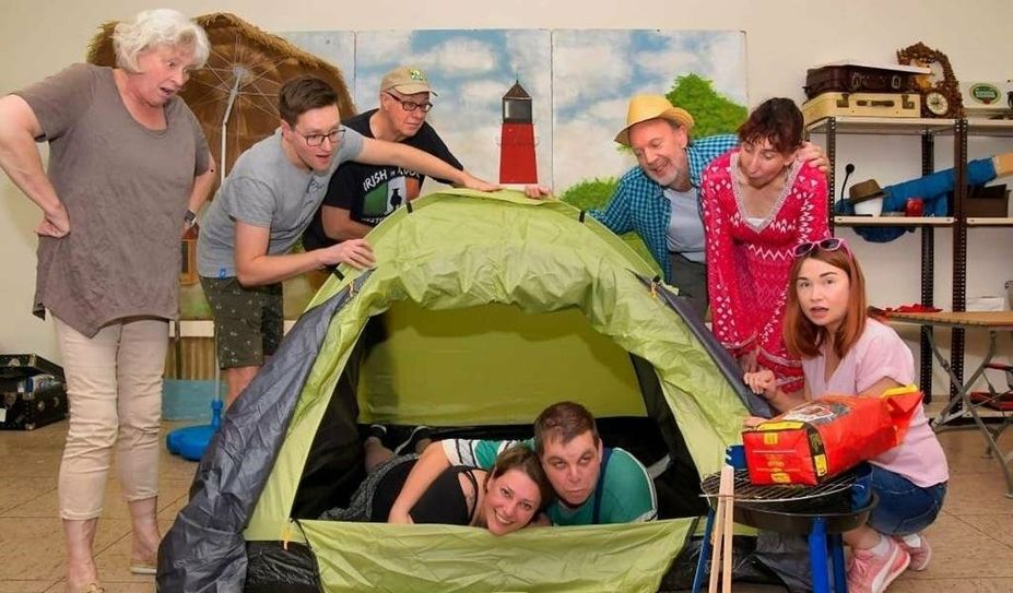 Wollen in Kutenholz die Lachmuskeln strapazieren: Die Büsumer Theotermoker. Foto: Festhalle Kutenholz