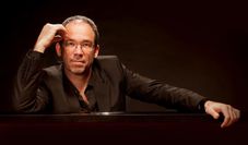 Für Michael Schütz ist die Veranstaltung mehr als ein Konzert – die Verbindung vom sakralen Raum und moderner Klangsprache ist das Ziel.