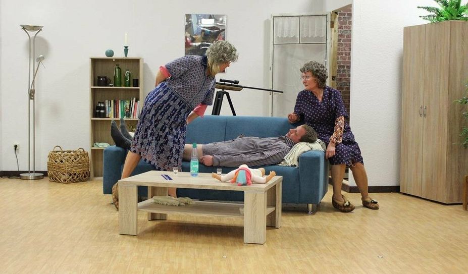 Die Proben für das Theaterstück „Geld ut Schiet“ laufen auf Hochtouren. Foto: eb