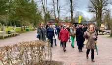 Die Gästeführer wissen genau, wie sie ihren Gästen die Geschichten spannend vermitteln.