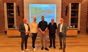 (v. l.) Michael Hannebacher, Thomas Walter, Benjamin Hartmann, Jens Neumann und Frank Quell informierten die Bürger:innen.