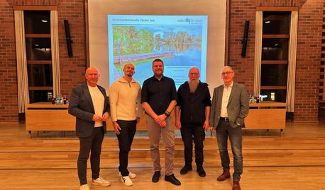 (v. l.) Michael Hannebacher, Thomas Walter, Benjamin Hartmann, Jens Neumann und Frank Quell informierten die Bürger:innen.