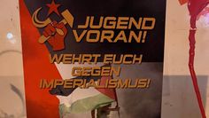 Ein Poster von heute mit einem Weltbild aus den 60er Jahren. In Bremen gesehen, ähnliche Sticker finden sich auch in OHZ.