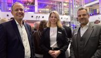 (v. l.) Jan Mackenberg, Stefanie Kase und Michael Kersting begrüßten rund 220 Gäste beim Empfang der Volksbank eG.