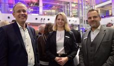 (v. l.) Jan Mackenberg, Stefanie Kase und Michael Kersting begrüßten rund 220 Gäste beim Empfang der Volksbank eG.