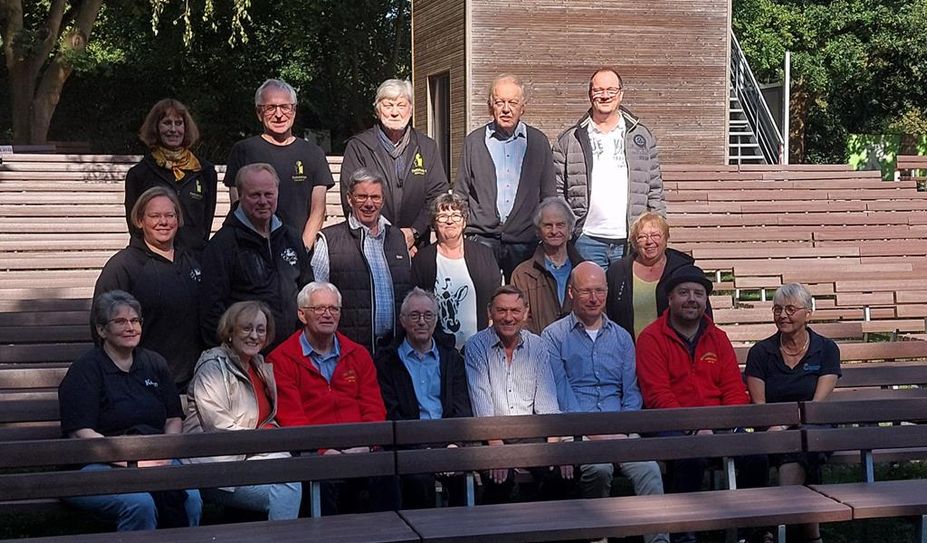 19 Vertreter:innen zehn verschiedener Freilichtbühnen in Niedersachsen kamen zu ihrer jüngsten Tagung in Lilienthal zusammen.