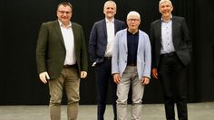 Matthias Renken, Othmar Gimpel, Klaus Sass und Torsten Rohde suchen neue Perspektiven für die Stadthalle.
