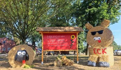 In Kuhstedt wird das Erntefest vom 23. bis 25. September gefeiert. Am Sonntag rollen die Erntewagen durch den Ort. Fotos: eb