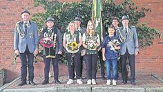 Alfstedt (red). Der neu sanierte Schießstand wurde beim Schützenfest in Alfstedt eingeweiht. Das neue Königshaus setzt sich zusammen aus Damenkönigin Linda Saul, Herrenkönig Joshua Saul, Jungschützenkönigin Anouk Kortwijk und Kinderkönig Yannic Schuldt. Abschließend wird noch darauf hingewiesen, dass die Preisverteilung beim Königsbier zu Ehren der neuen Majestäten am Samstag, 29. Juli, um 20 Uhr stattfindet.