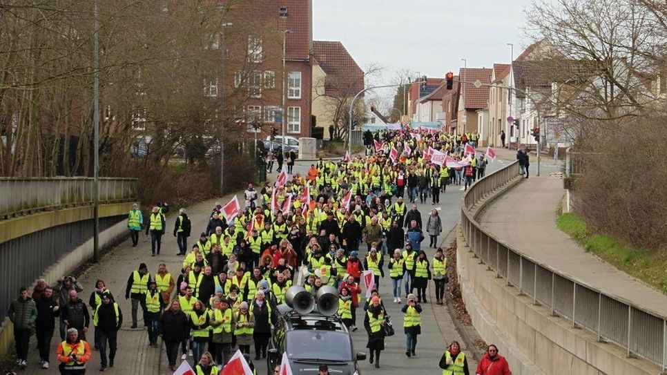 Rund 1.500 Streikende waren am Donnerstag in der Kreisstadt unterwegs. Ihre Forderung: 10,5 Prozent mehr Lohn
