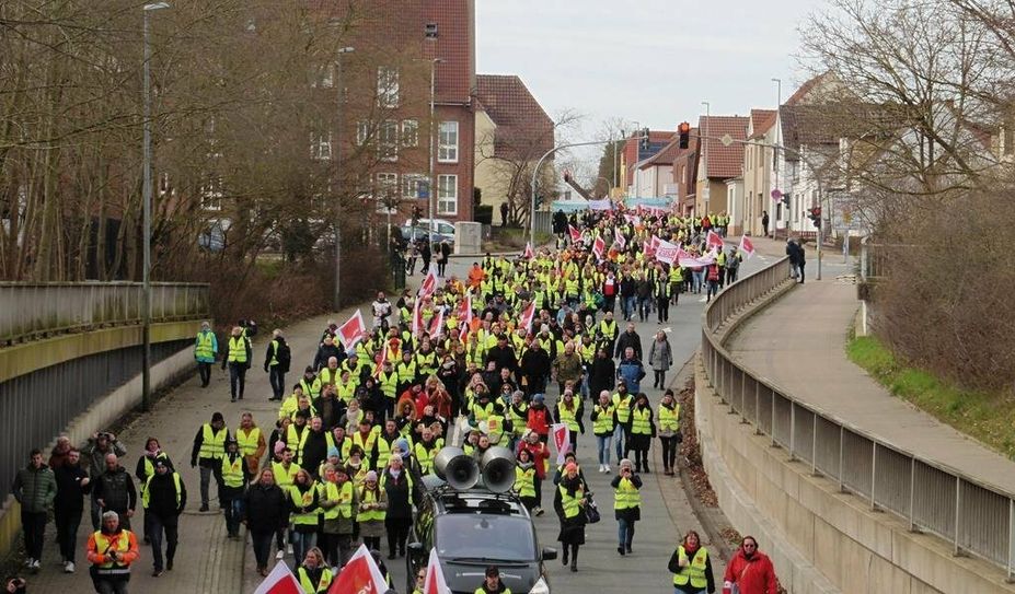 Rund 1.500 Streikende waren am Donnerstag in der Kreisstadt unterwegs. Ihre Forderung: 10,5 Prozent mehr Lohn
