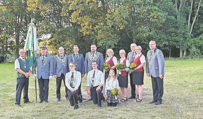 Die amtierende Königsfamilie vom Schützenverein Lilienthal freut sich sehr auf drei tolle Tage Schützenfest mit allen Mitgliedern und Bürger:innen.