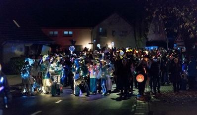 Jedes Jahr am zweiten Wochenende im November verwandelt sich die Ortschaft in ein einzigartiges Lichtermeer.