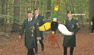 Der Vogel wird bald abgeschossen.