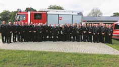 Voller Stolz präsentieren sich die ausgezeichneten Feuerwehrleute.