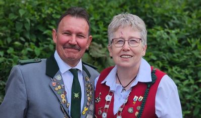 König Jörg Janz und seine Vizekönigin Sabine Meyer werden gebührend verabschiedet.