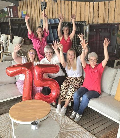 Das Team gratuliert dem WIR herzlich zum 75. Geburtstag und lockt mit satten Rabatten.